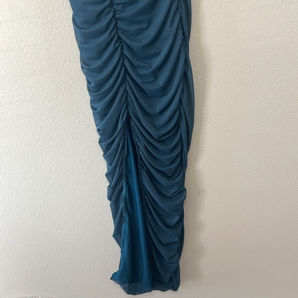 Gorgeous one shoulder formal dress women’s size large - Picture 3 of 7